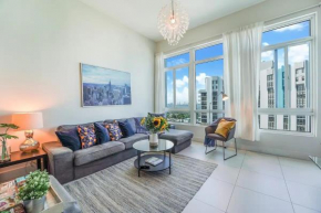 Castle Ph11 Penthouse with Balcony, Free Parking, Pool, Tennis, Beach Access